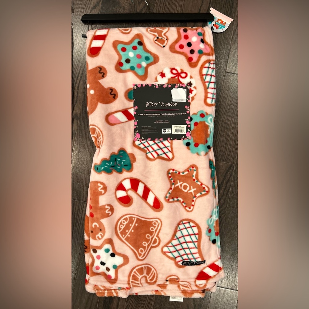 Betsey Johnson throw  - Pink and Orange with Festive Print NWT